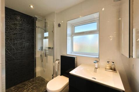 ENSUITE.JPG