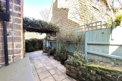 courtyard garden.JPG
