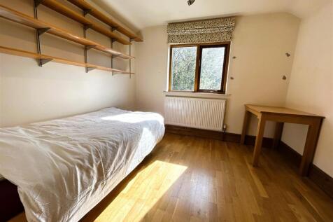 bed 5.JPG