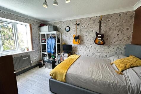 bed 2.JPG