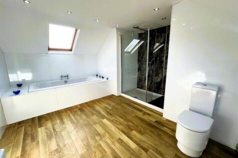 ensuite1.JPG