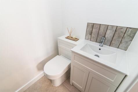 guest wc.jpg