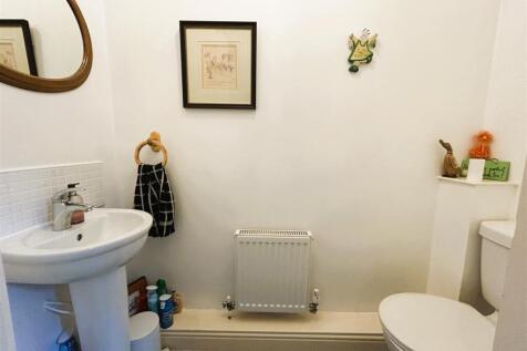 guest WC.JPG