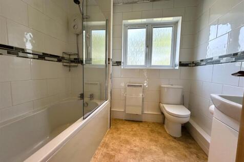 annex bathroom.JPG