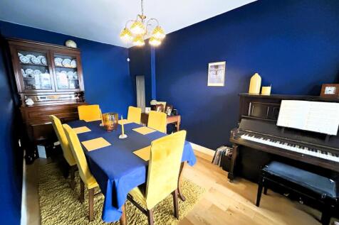 family room.JPG