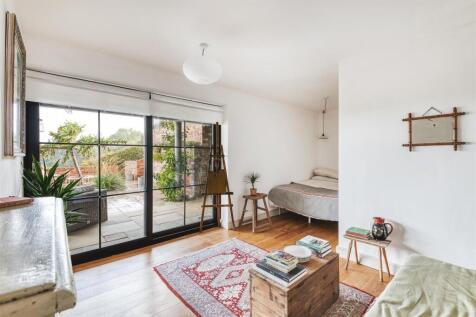 bedroom 3.jpg