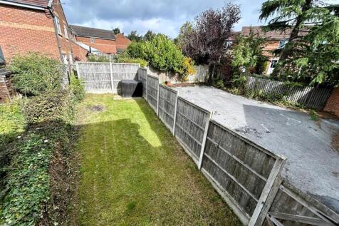 garden and car parking.JPG