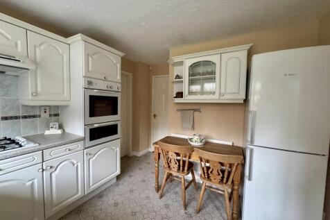 Kitchen (3).JPEG