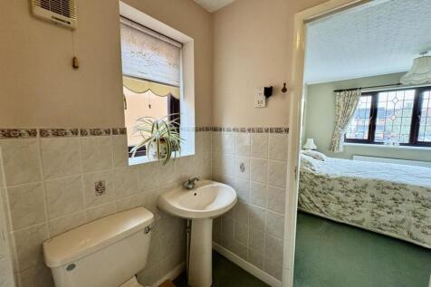 Ensuite (2).JPEG