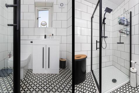 En Suite Shower Room