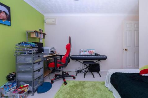 Bedroom 5/Study