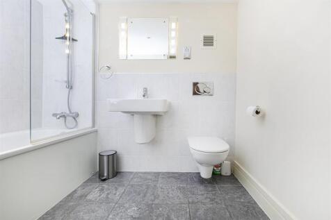 En Suite Bathroom