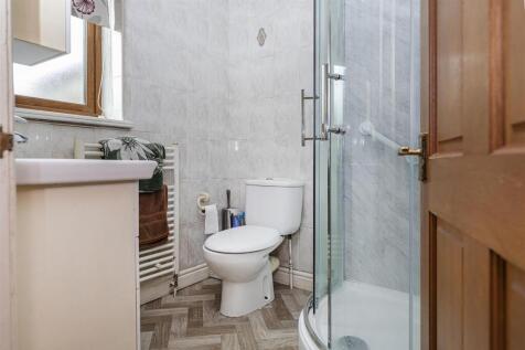 En Suite Bathroom