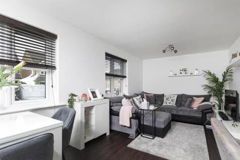 Living/Dining Area