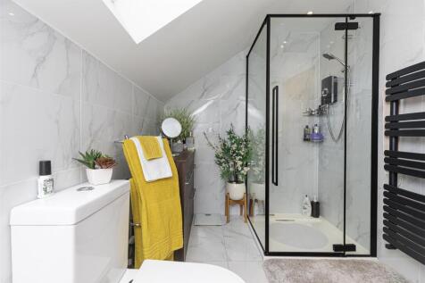 En Suite Shower Room