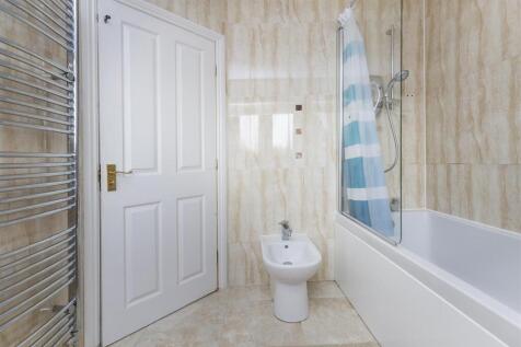 Bedroom One en suite