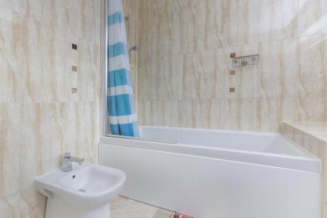 Bedroom One en suite