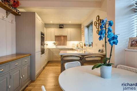 a61a065f01d649b58e02f6b8948ce382