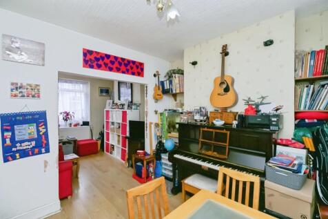 Property Image 4
