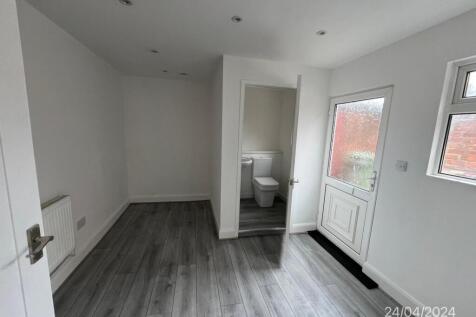 WhatsApp Image 2024-04-29 at 11.10.21_2e171641