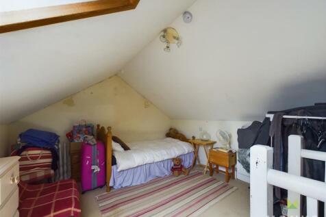 CAM01348G0-PR0472-STILL020.jpg