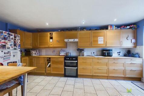 CAM01348G0-PR0539-STILL013.jpg