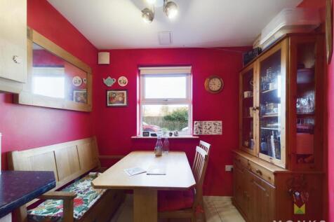 CAM01348G0-PR0591-STILL004.jpg