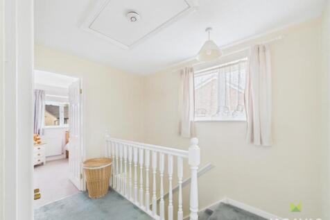 CAM01520G0-PR0240-STILL014.jpg