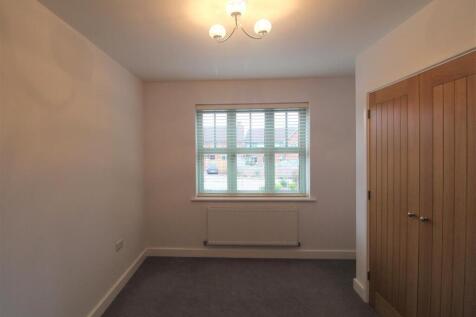 Bedroom 1.JPG