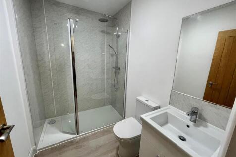 Shower Room.jpg