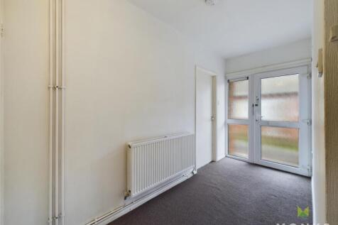 CAM01420G0-PR0411-STILL010.jpg