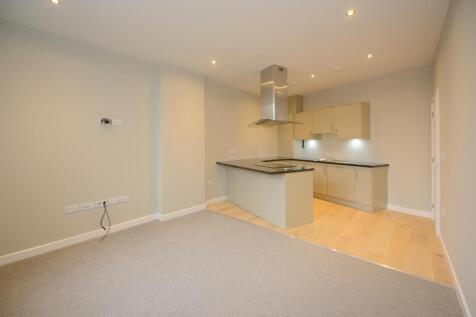 OPEN PLAN LOUNGE/DINING ROOM