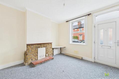 CAM01420G0-PR0751-STILL007.jpg