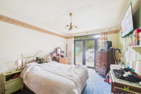 CAM01520G0-PR0267-STILL002.jpg