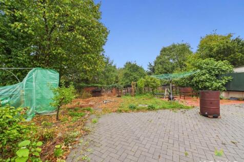 CAM01520G0-PR0267-STILL021.jpg