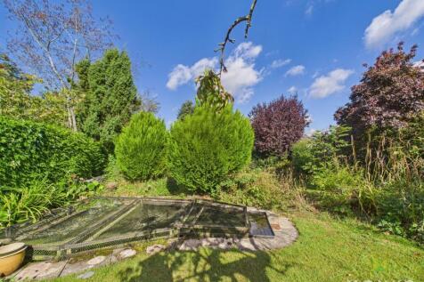 CAM01520G0-PR0270-STILL017.jpg
