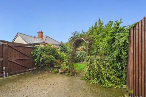 CAM01520G0-PR0275-STILL023.jpg