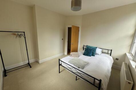 Bedroom 1.2.jpg