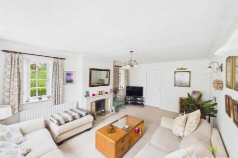 CAM01348G0-PR0760-STILL014.jpg