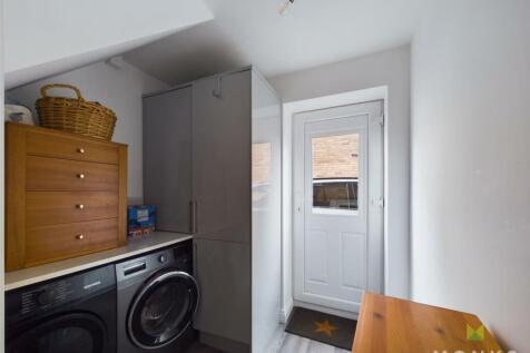 CAM01348G0-PR0288-STILL013.jpg