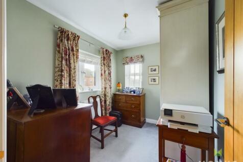 CAM01348G0-PR0288-STILL017.jpg