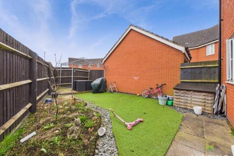 CAM01348G0-PR0613-STILL009.jpg