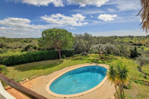 2nd terrace overlooking pool