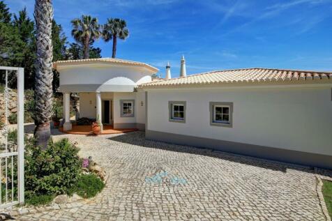 cobbled entrance