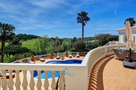 balcony overlooking the pool