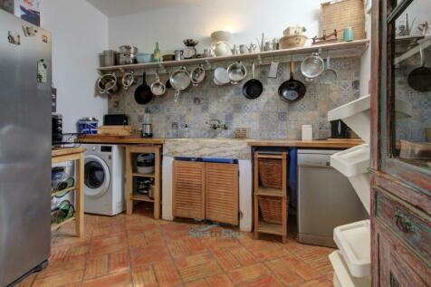 kitchen alcove