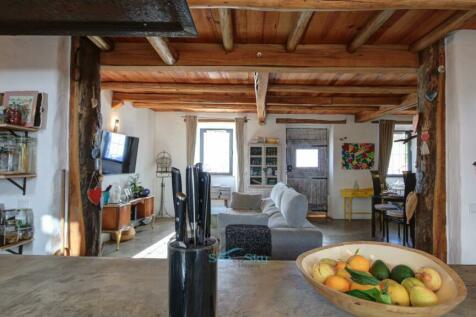 kitchen island to living area