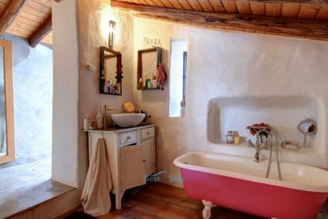 mezzanine bathroom