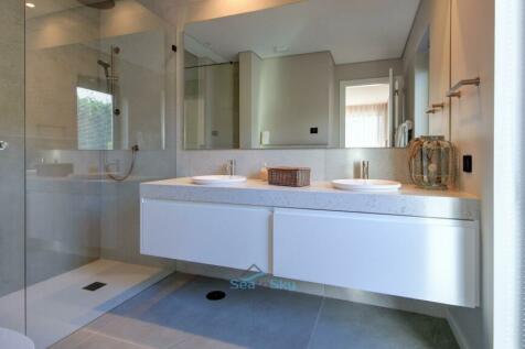 en-suite bathroom