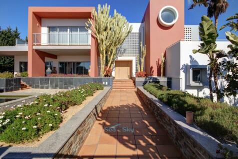 front entrance to the villa